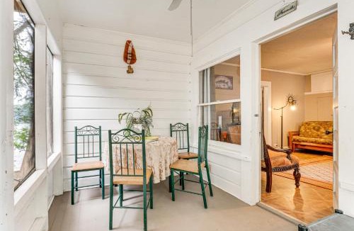 New Braunfels House | Lakefront Cottage in Clear Springs w/Deck & Patio