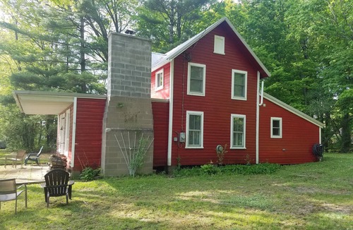 Auburn House | Lakefront Cottage in Private Setting!