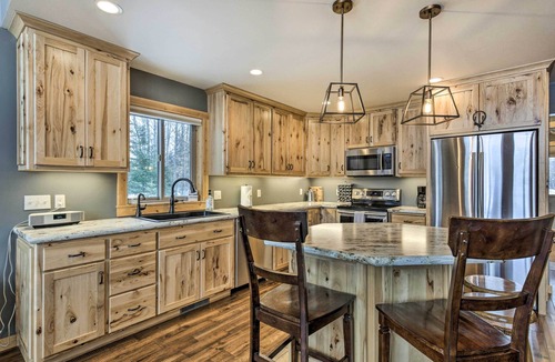 Iron River House | Lakefront Cottage in Iron River: 3 Mi to Skiing!