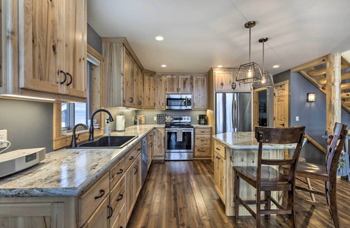 Iron River House | Lakefront Cottage in Iron River: 3 Mi to Skiing!
