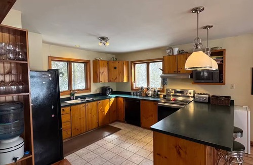 Catchacoma Cottage | Lakefront Cottage. Luxury in a Wilderness Setting
