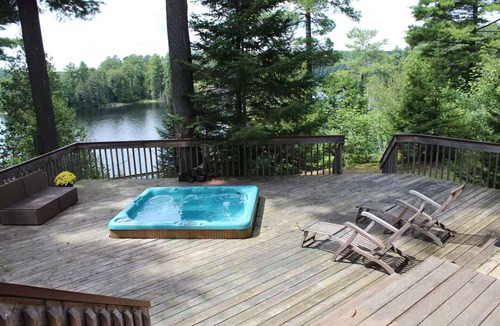 Catchacoma Cottage | Lakefront Cottage. Luxury in a Wilderness Setting