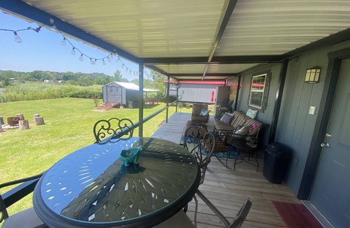 Dennis Cottage | Lakefront Cottage Oasis