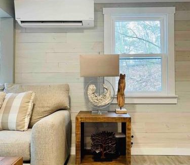 Holden House | Lakefront Cottage on Brewer Lake