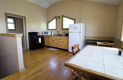 Munsonville Cottage | Lakefront Cottage on Pristine Granite Lake