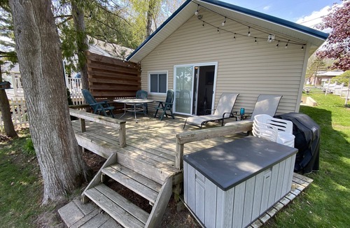 Gladwin Cottage | Lakefront Cottage on Wiggins Lake