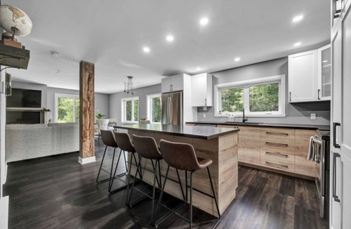 Duhamel Ski Chalet | Lakefront Cottage | Peaceful Escape