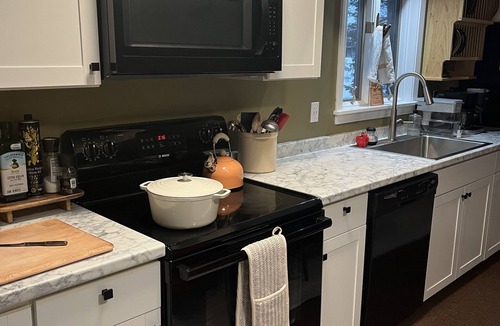 Winthrop Cabin | Lakefront Cottage - sleeps 6 - 2 baths