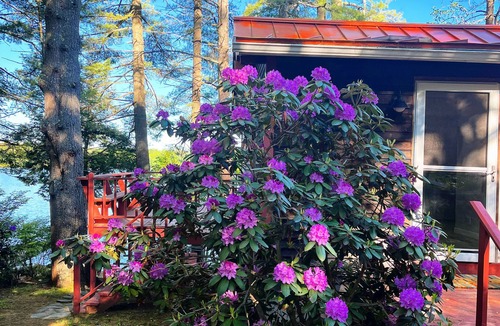 Winthrop Cabin | Lakefront Cottage - sleeps 6 - 2 baths