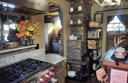 Boulder Bay House | Lakefront Cottage w/Hot Tub | Iconic Boulder Bay Retreat