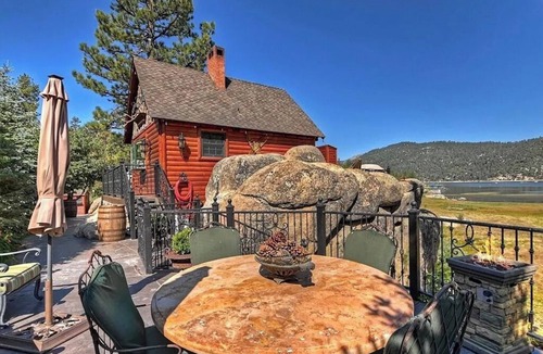 Boulder Bay House | Lakefront Cottage w/Hot Tub | Iconic Boulder Bay Retreat