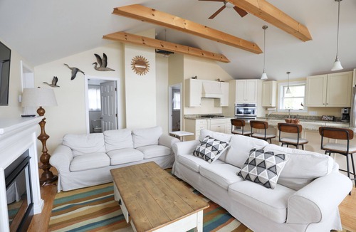 Damariscotta Cottage | Lakefront Cottage, 35' from waters edge!