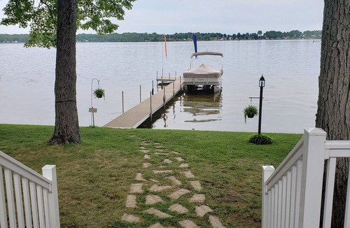 Paris Cottage | Lakefront Cottage