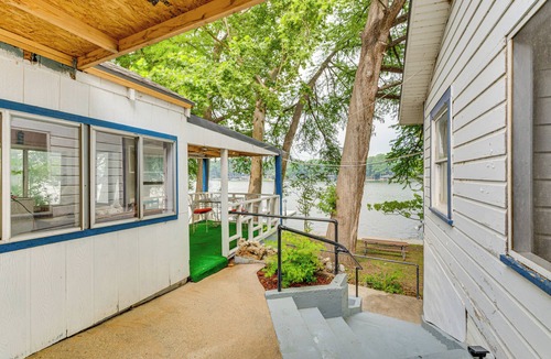 New Braunfels Cabin | Lakefront Cottage in Clear Springs w/Deck & Patio