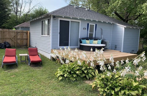 Paw Paw Cottage | Lakefront Cottage!
