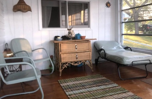 Poplar Ridge Cottage | Lakefront Cottage on Cayuga Lake, Finger Lakes NY