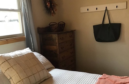 Grand Isle Cottage | Lakefront Cottage