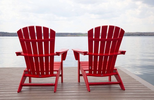 Teall Beach House | Lakefront Cottage w/Dock & Fire Pit - Pet-Friendly