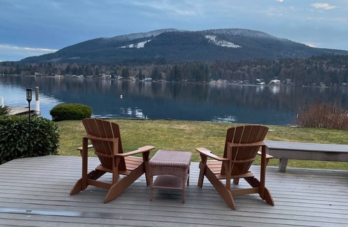 Bellingham Cottage | Lakefront cottage with magnificent views in Bellingham!