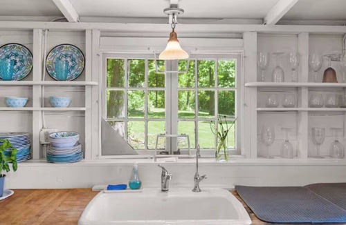 South Hero House | Lakefront cottage with sunset views in South Hero, VT
