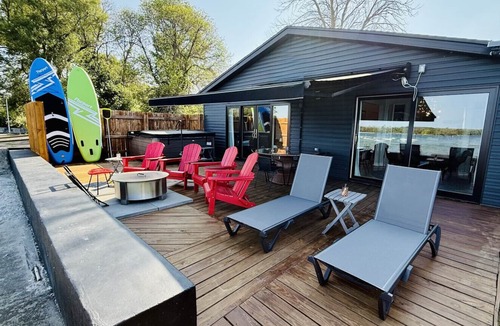Henderson House | Lakefront Cottage with Hot Tub, Infrared Sauna