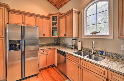 Sharps Chapel House | Lakefront Cottage with Private Double Dock
