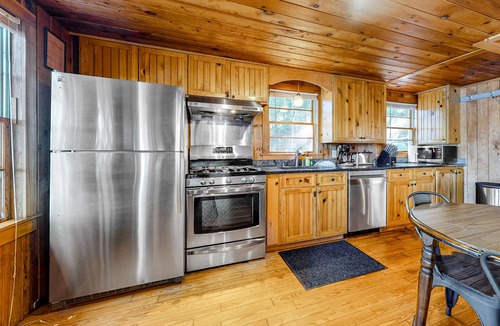 Pine River Pond House | Lakefront cottage with deck, patio, firepit, AC & W/D - secluded location