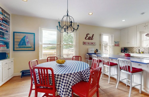 Silver Creek Village House | Lakefront cottage with 3 kayaks, waterside hammock