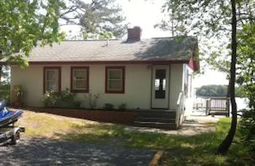 Ponds of Plymouth House | Lakefront Cottage with Private Dock