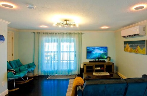 Town of Somerset House | Lakefront Cottage with Spacious Deck and Great Views in NY
