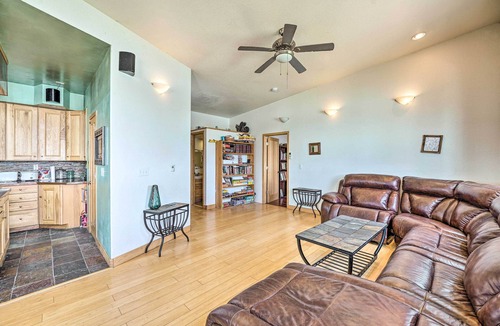 Wheatland House | Lakefront Country Home w/Waterslide & Trampoline!