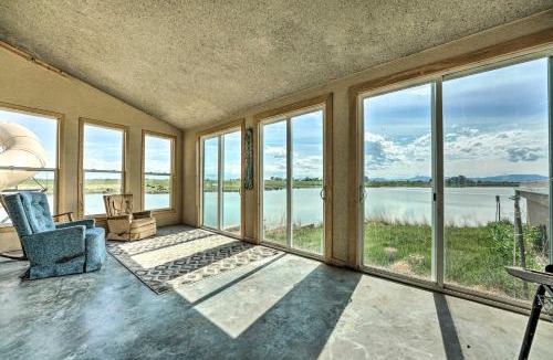 Wheatland House | Lakefront Country Home w/Waterslide & Trampoline!