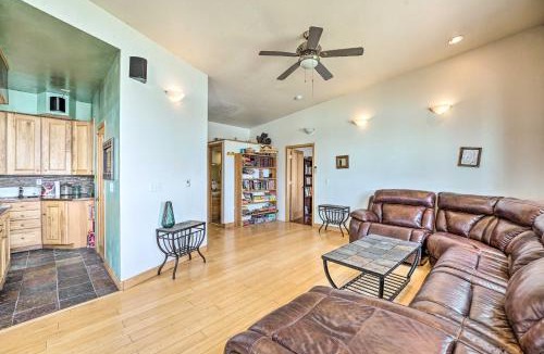 Wheatland House | Lakefront Country Home w/Waterslide & Trampoline!