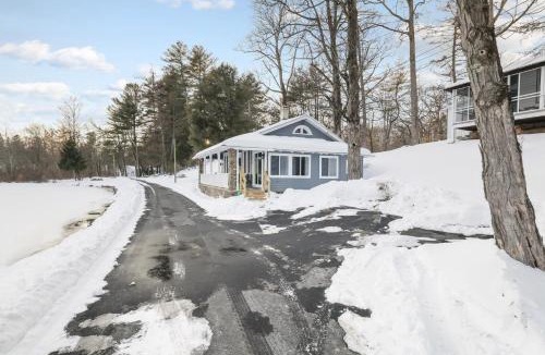 Saylorsburg House | Lakefront Couples Retreat in the Poconos