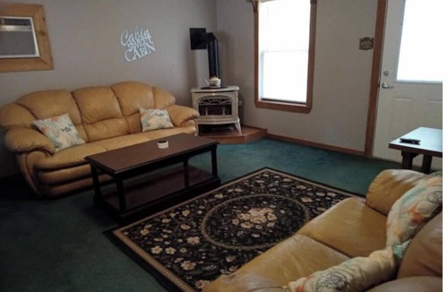 Donie House | Lakefront Cozy Cottage