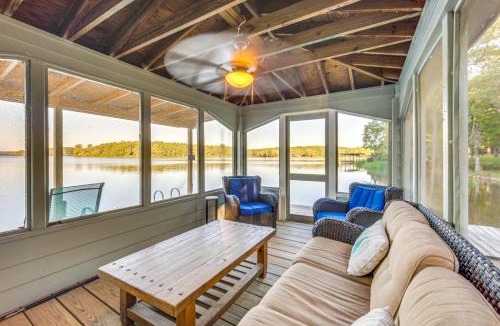 Grapeland House | Lakefront Crockett Cabin w/Boathouse & Kayaks!