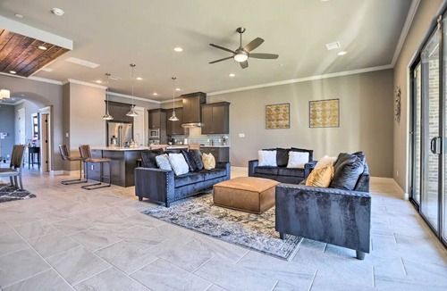 Montgomery House | Lakefront, Dock, BBQ Grill, Laundry, EV Charging, Ample parking