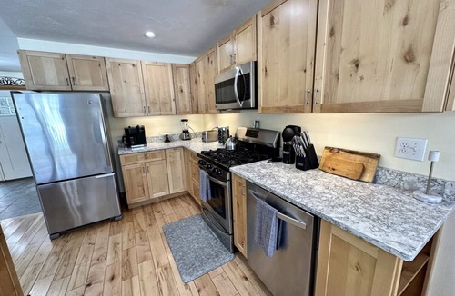 Epsom House | Lakefront-Dock-Grill-Firepit-Wood Stove