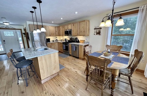 Epsom House | Lakefront-Dock-Grill-Firepit-Wood Stove