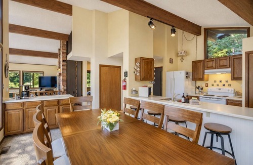 Leavenworth House | Lakefront | Dock | Hot Tub | Deck | Dogs | Views