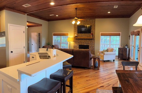 Pleasure Point House | Lakefront Dock & Views just 40 minutes to Auburn University