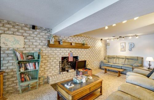 Gravois Mills House | Lakefront & Dog-Friendly Gem in Gravois Mills