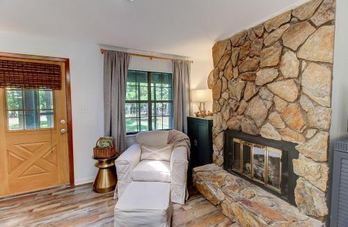 Shreveport House | Lakefront Emerald Point wfirepit & kayaks