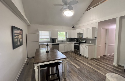 Seneca Cabin | Lakefront Escape close to Clemson and Seneca