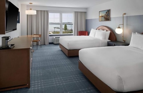 Canandaigua Hotel | Lakefront Escape Ideal for Outdoor Enthusiasts w/Pool & Hot Tub Access