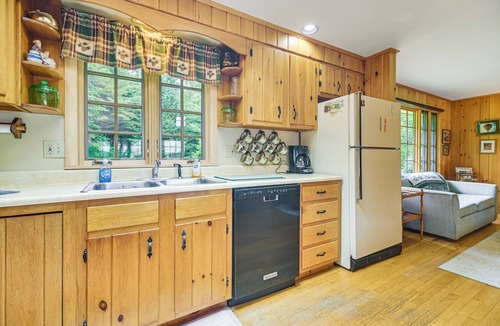 Stoneham House | Lakefront Escape w/Deck & Kayaks in Lovell!