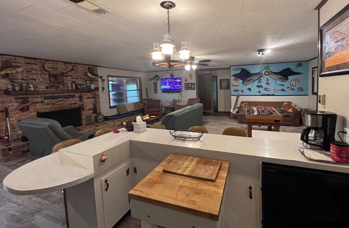 Hillister House | Lakefront Escape w/Firepit & Fireplace – Relax & Recharge in Nature!