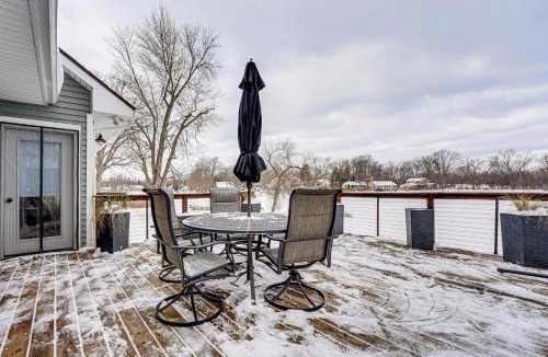 Whitmore Lake House | Lakefront Escape w/Deck: 10 Mi to Ann Arbor!