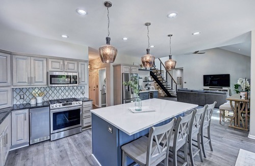 Mayhew House | Lakefront Estate | Pool + Hot Tub + Dock + Sauna | Oasis at Ballycastle