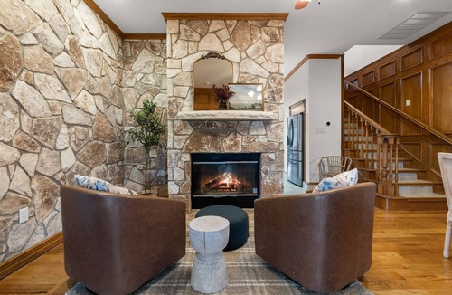 Seguin Villa | Lakefront Estate Sleeps 23 Firepit & Kayaks